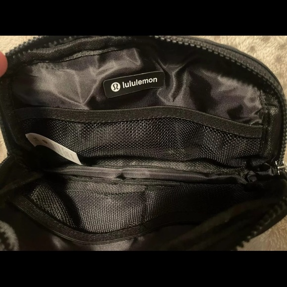Lululemon waist bag - Picture 3 of 4
